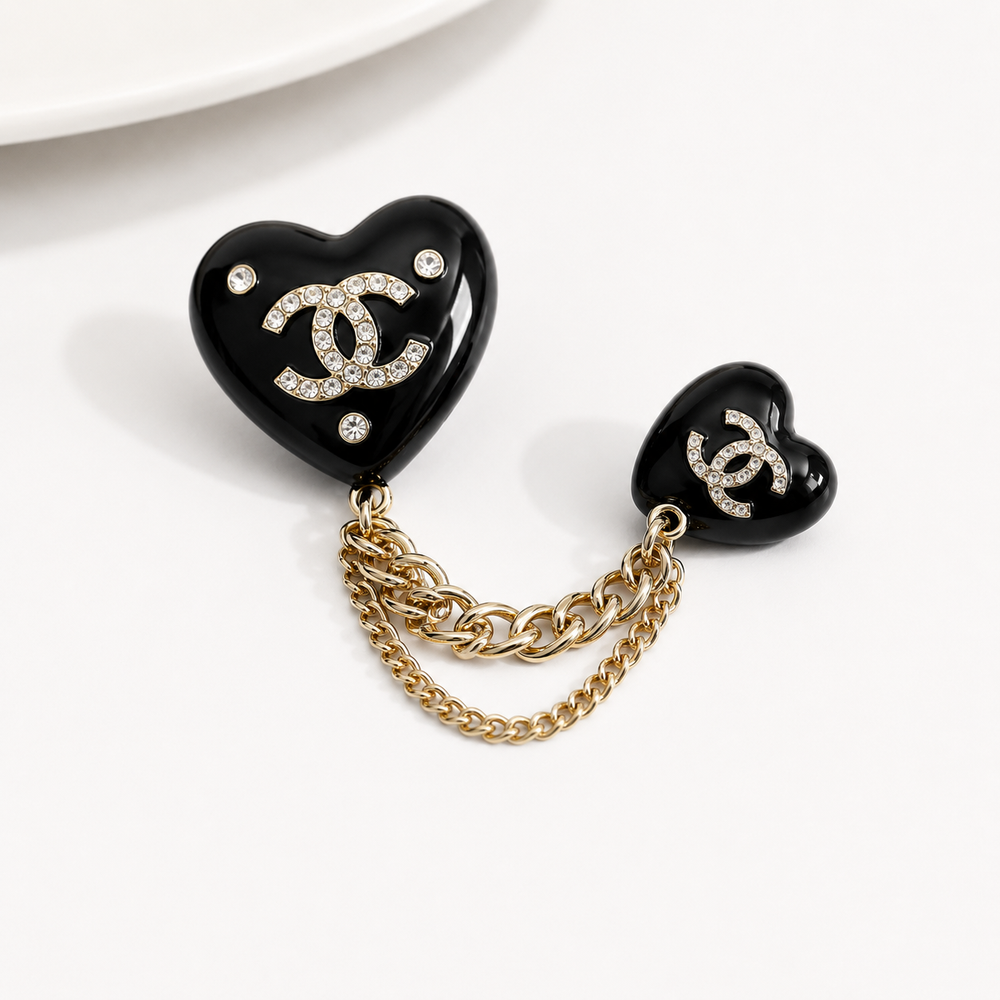 Spilla heart chain