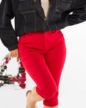Pantaloni capri