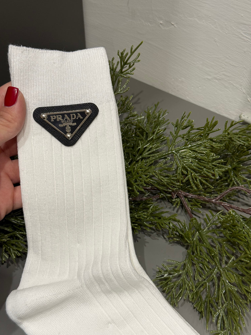 Calzini bianchi coste con logo prada