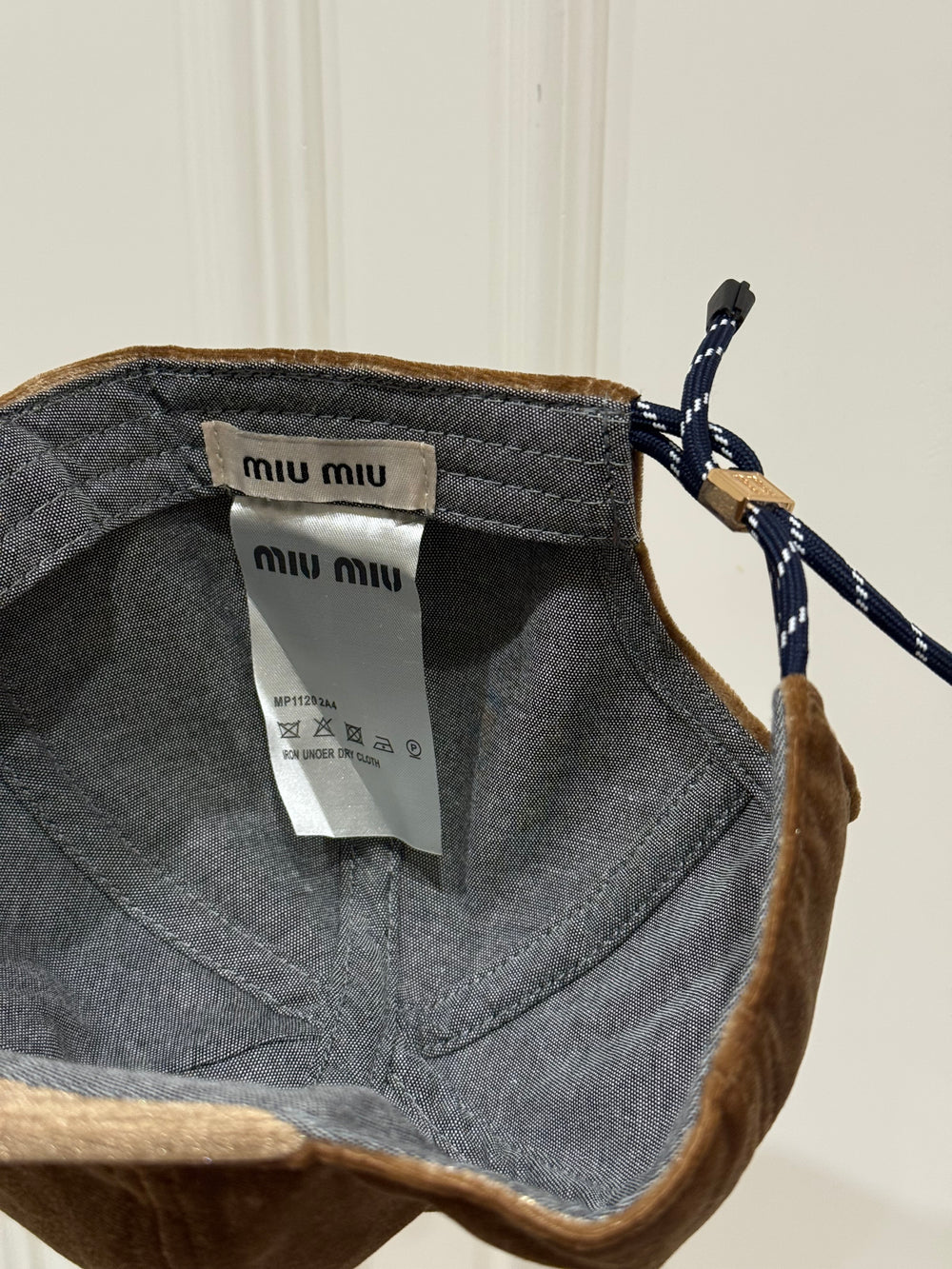 Cappello velluto e cordoncino miumiu