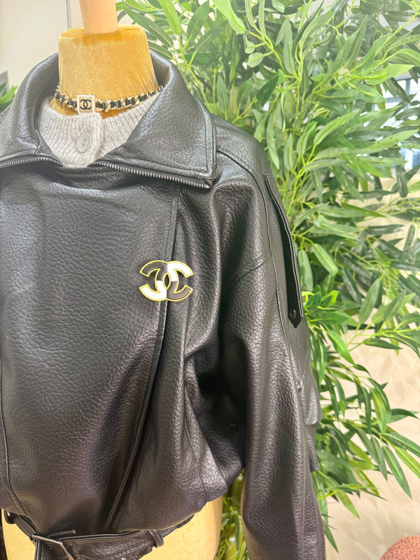 Spilla chanel black & white