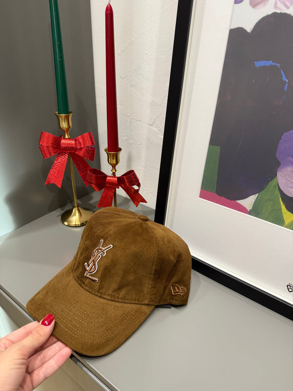 Cappello YSL velluto caramello