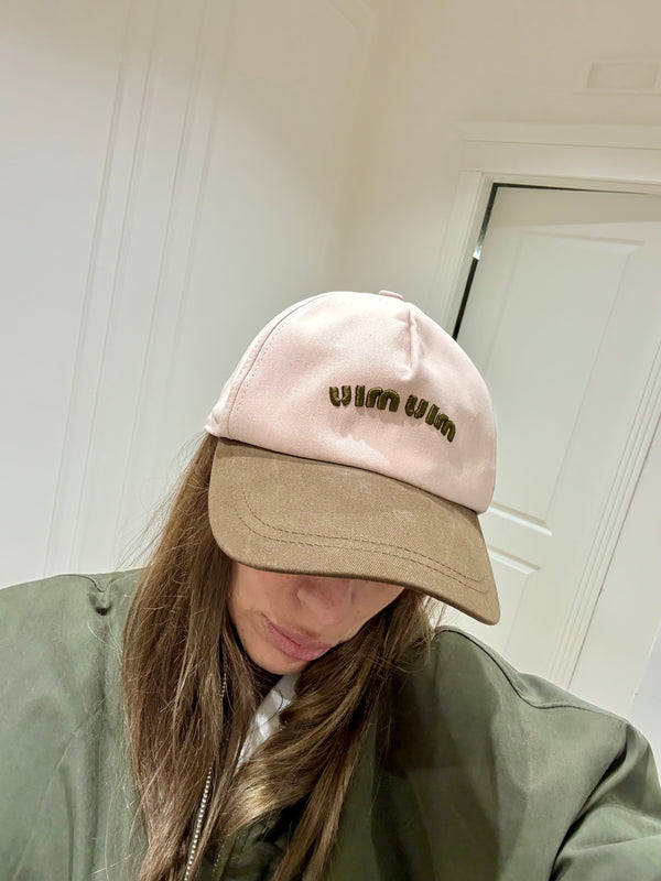 Cappello con visiera a contrasto miumiu