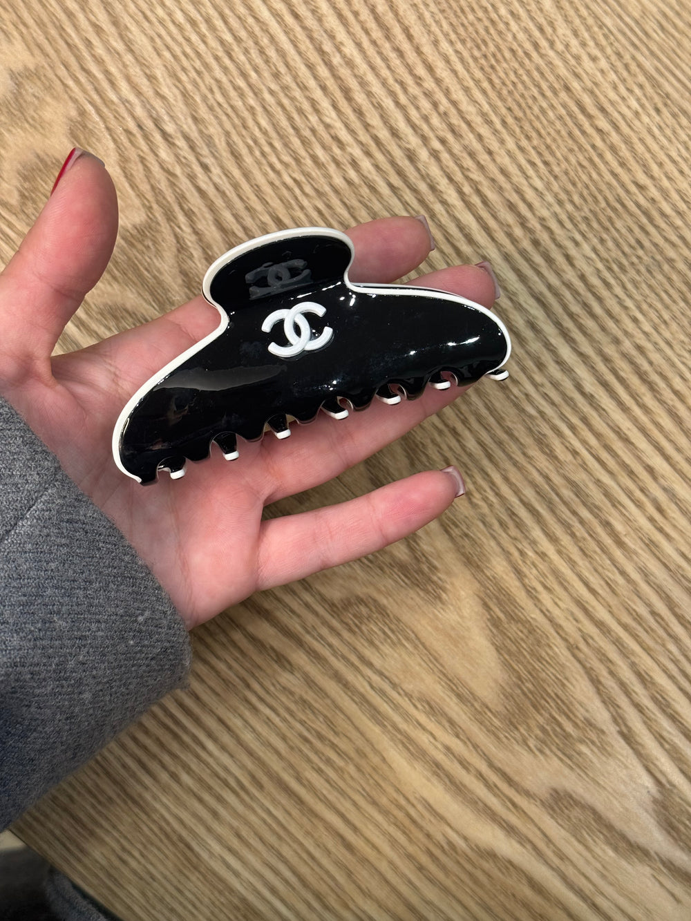 Pinza chanel contrasto nera