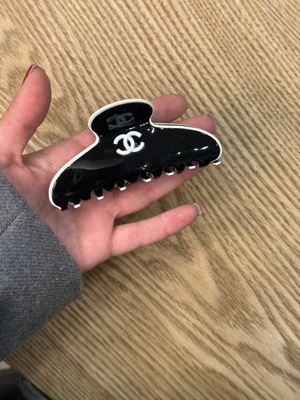 Pinza chanel contrasto nera