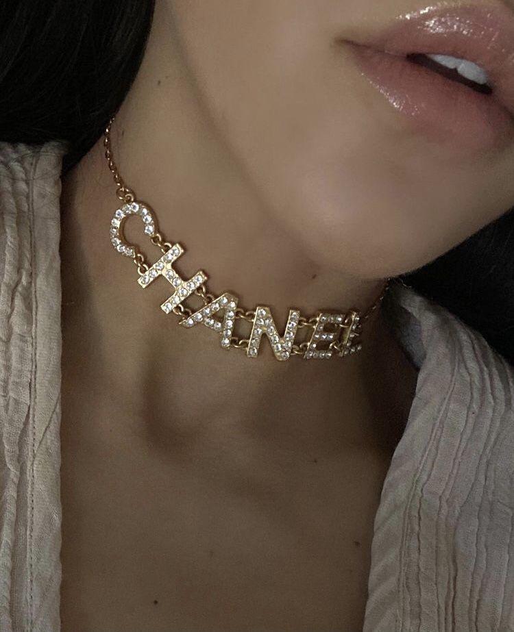 Collare Lettering Crystal cc