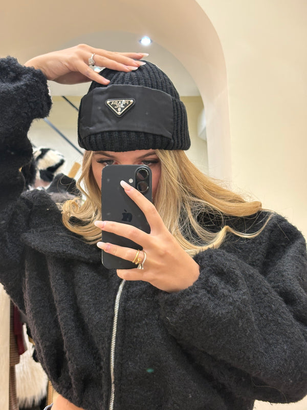 Cappello Prada in lana doppia total black