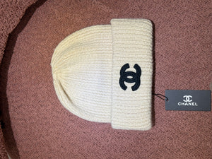 Cappello Chanel intrecciato in lana beige