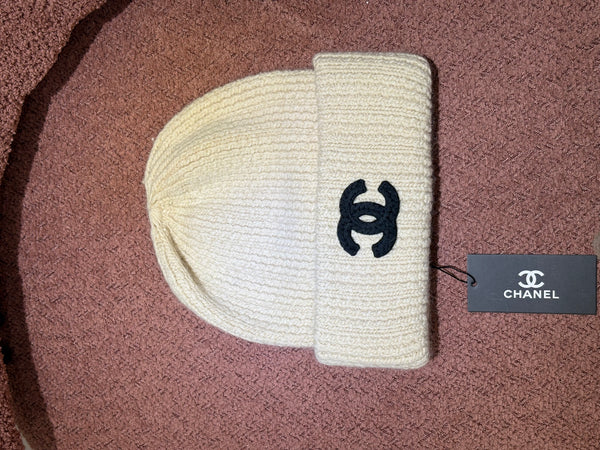 Cappello Chanel intrecciato in lana beige