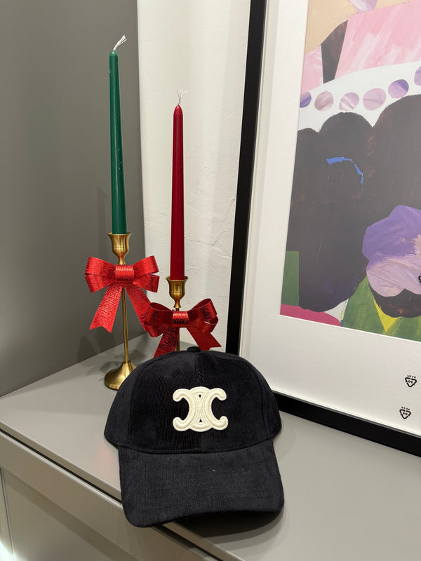 Cappello Celine velluto nero logo bianco