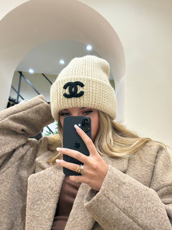 Cappello Chanel intrecciato in lana beige