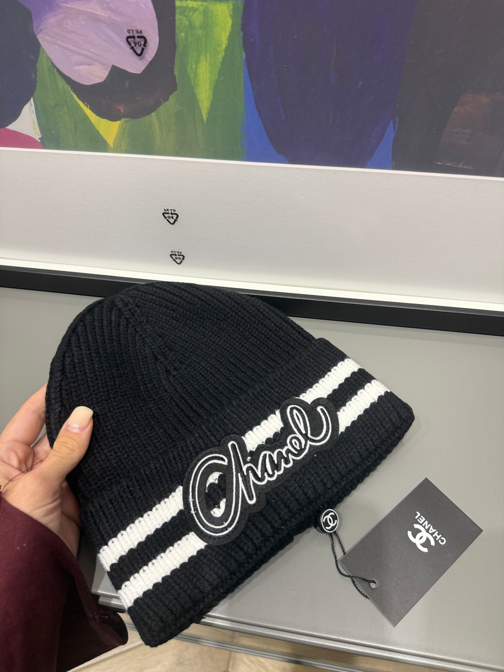 Cappello chanel scritta stilizzata