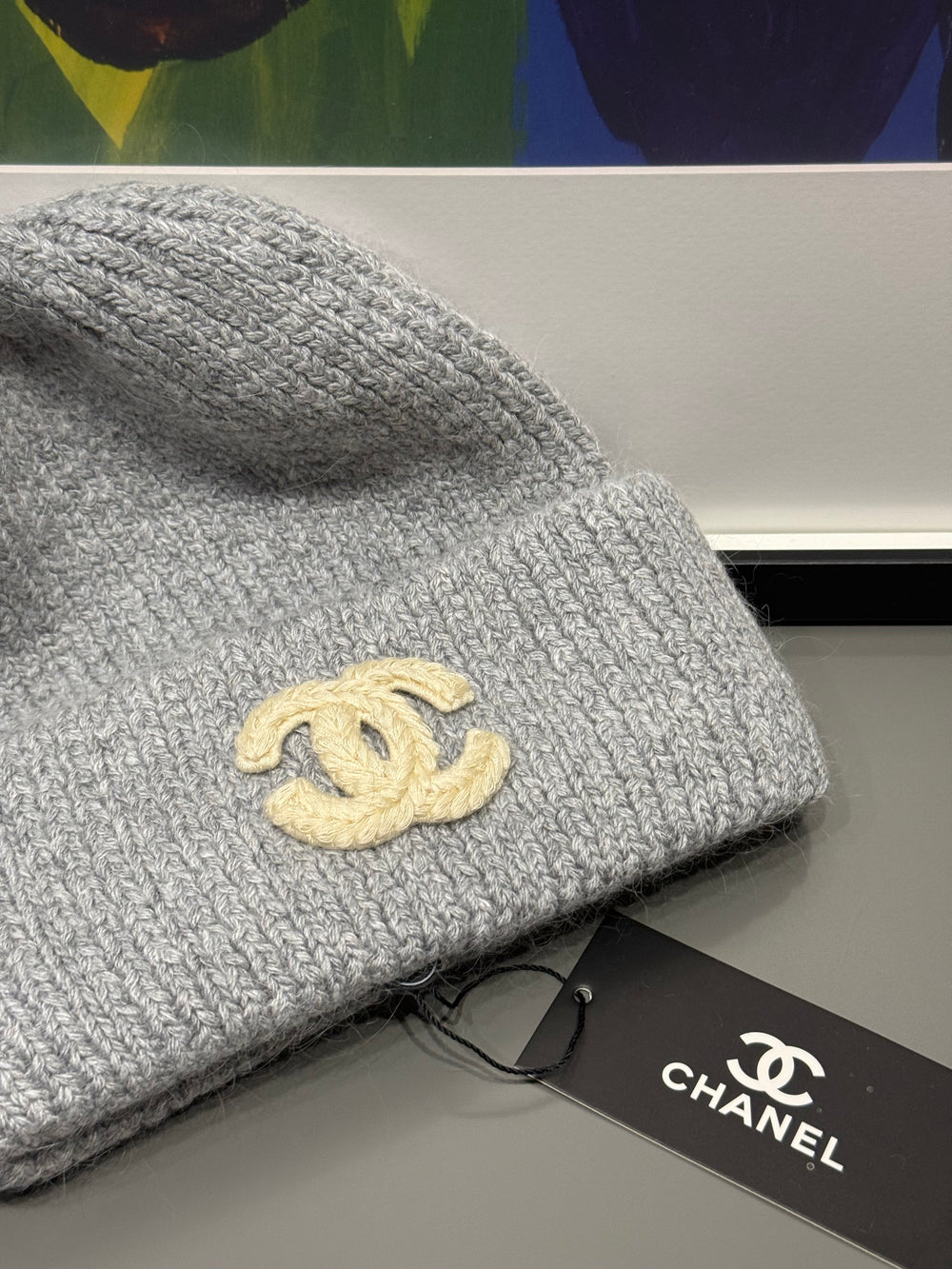 Capppello lana spessa grigio logo bianco