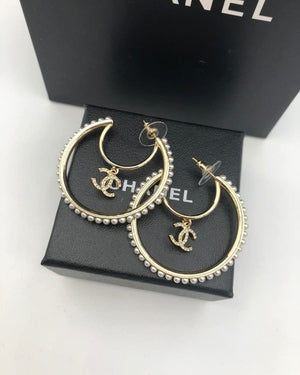 Orecchini mezzaluna logo cc perle e strass