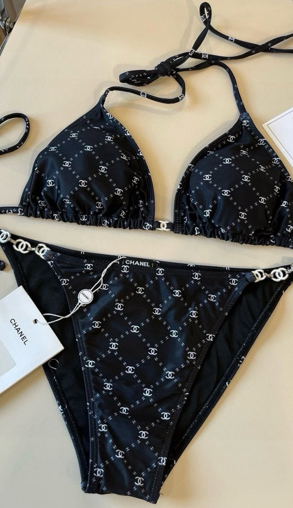 Bikini cc microloghi e catena cc