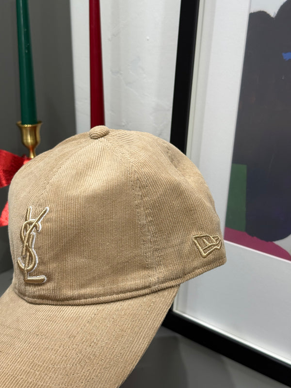 Cappello YSL velluto beige