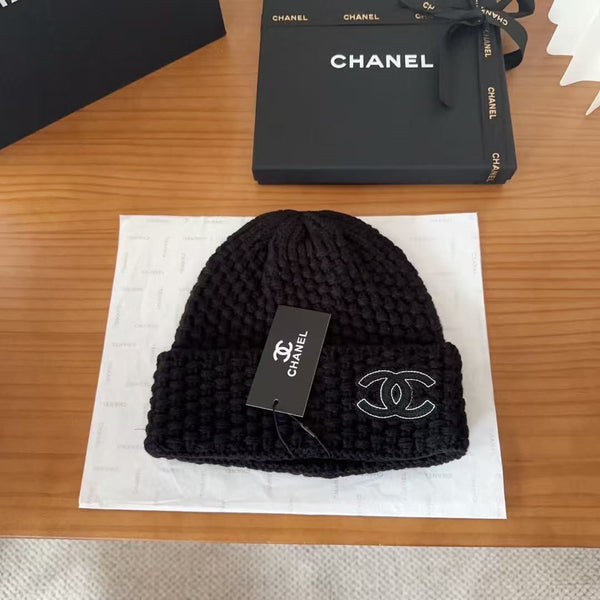 Cappello lana logo cucito chanel