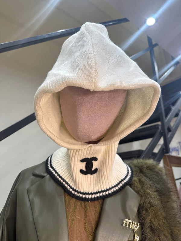 Balaclava chanel panna nero