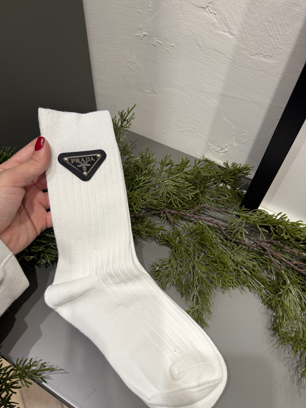 Calzini bianchi coste con logo prada