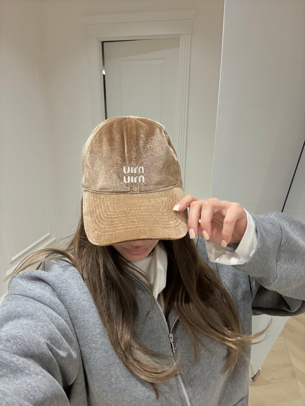 Cappello velluto e cordoncino miumiu