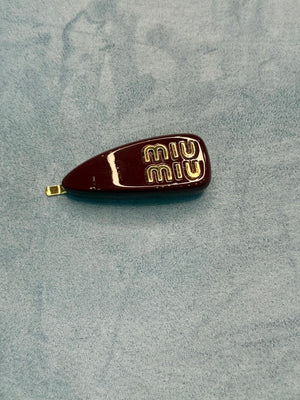 Molletta miumiu smaltata bordeaux