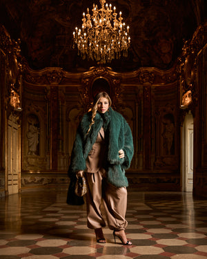 Tailleur in pelle over crema