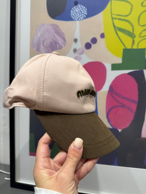 Cappello con visiera a contrasto miumiu