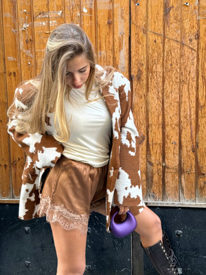 Shorts viral satin pizzo