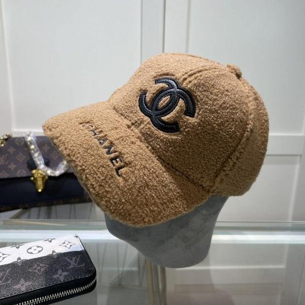 Baseball Teddy Icon – Beige Cream
