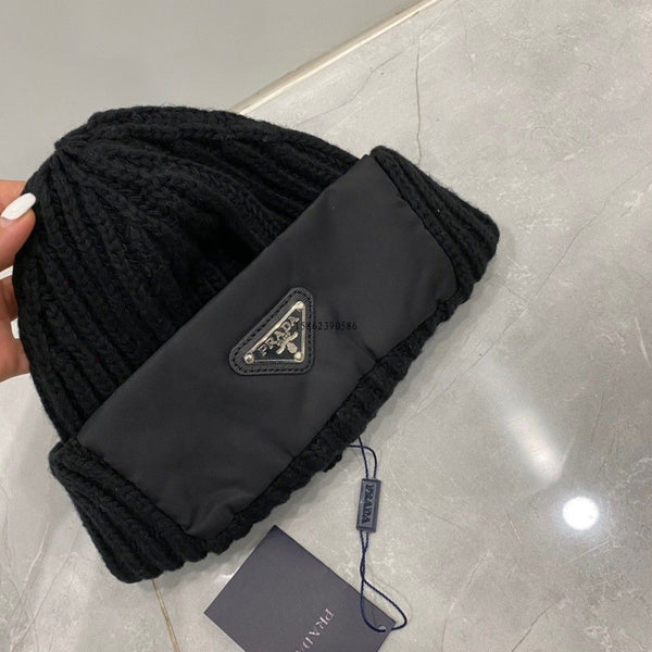 Cappello Prada in lana doppia total black