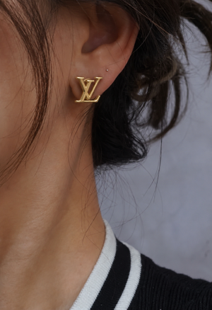 Orecchini gold micrologo lv