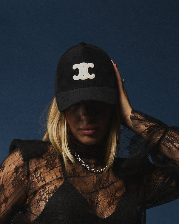 Cappello Celine velluto nero logo bianco