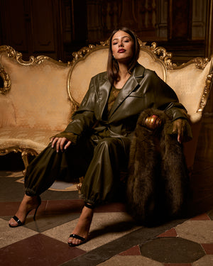 Tailleur in pelle kaki