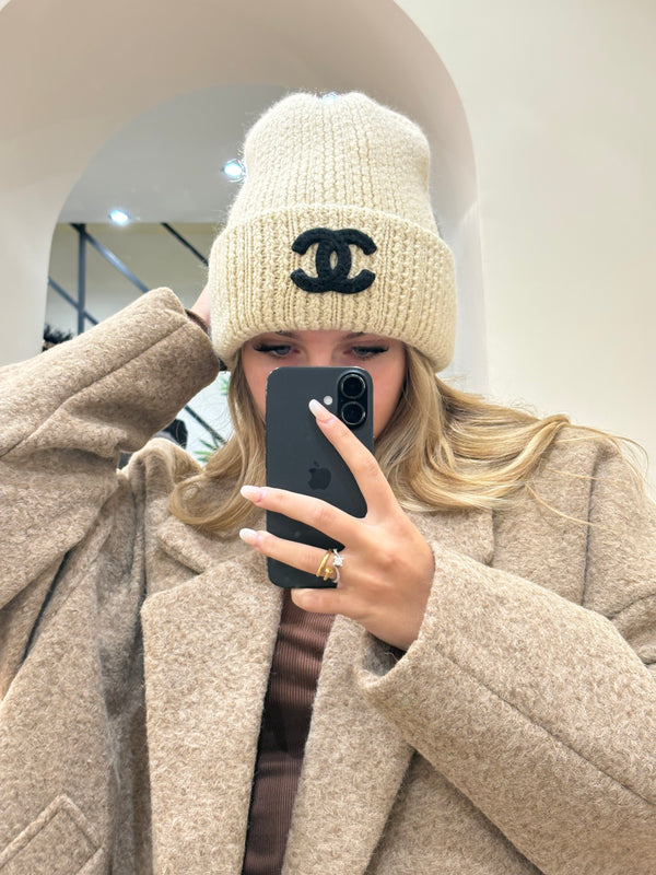 Cappello Chanel intrecciato in lana beige