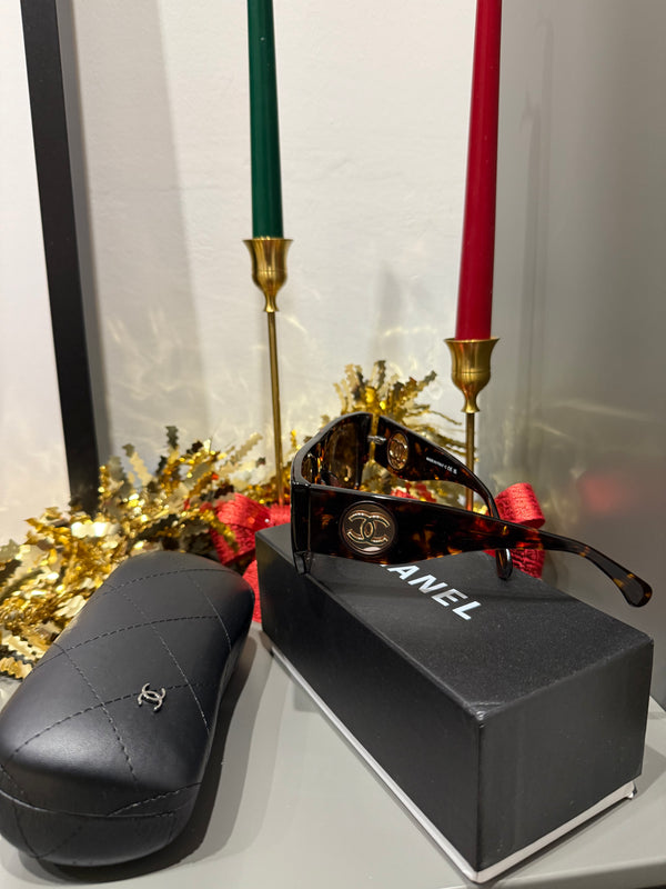 Occhiali chanel logo laterale