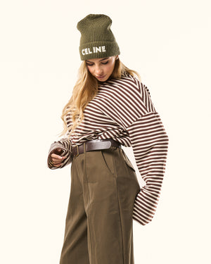 Cappello Celine in lana verde con scritta bianca