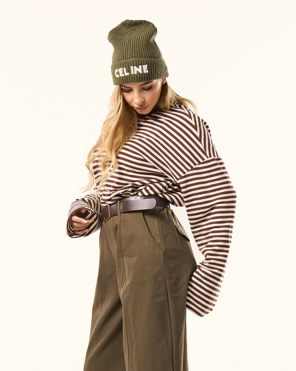 Cappello Celine in lana verde con scritta bianca