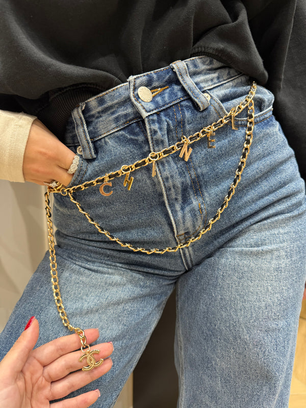 Catena cintura chanel con lettere