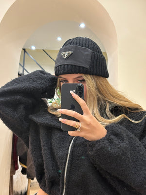 Cappello Prada in lana doppia total black