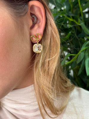 Orecchini V pendente diamante