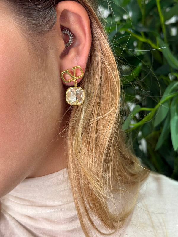 Orecchini V pendente diamante