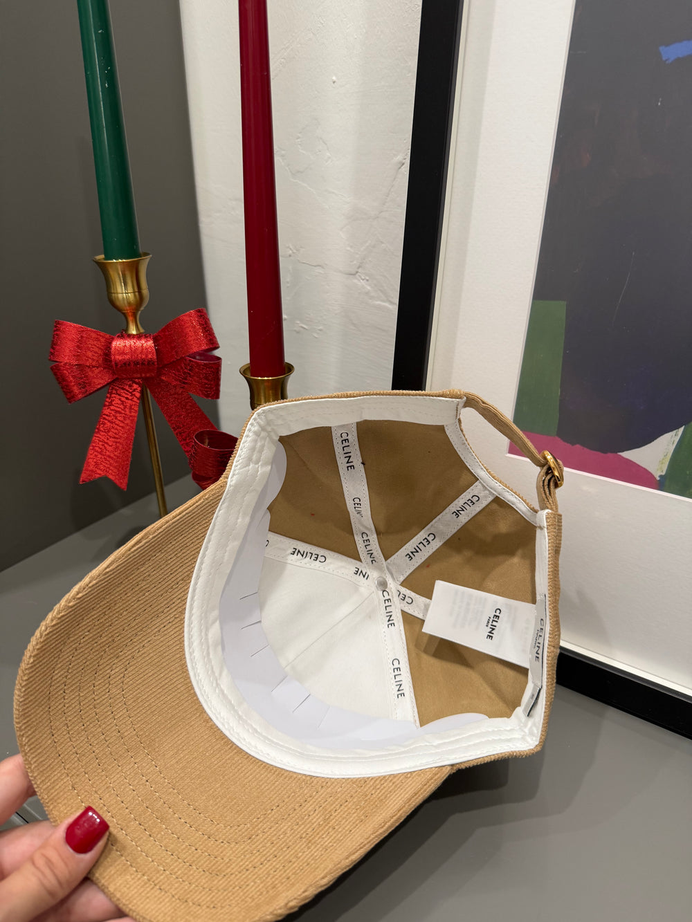 Cappello Celine velluto beige logo in tinta