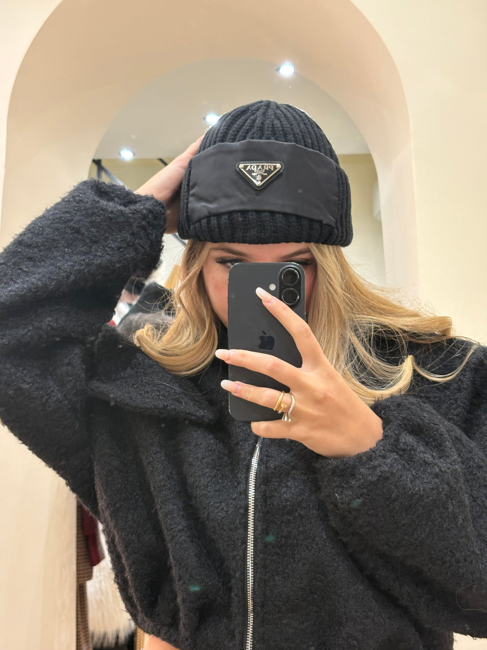 Cappello Prada in lana doppia total black