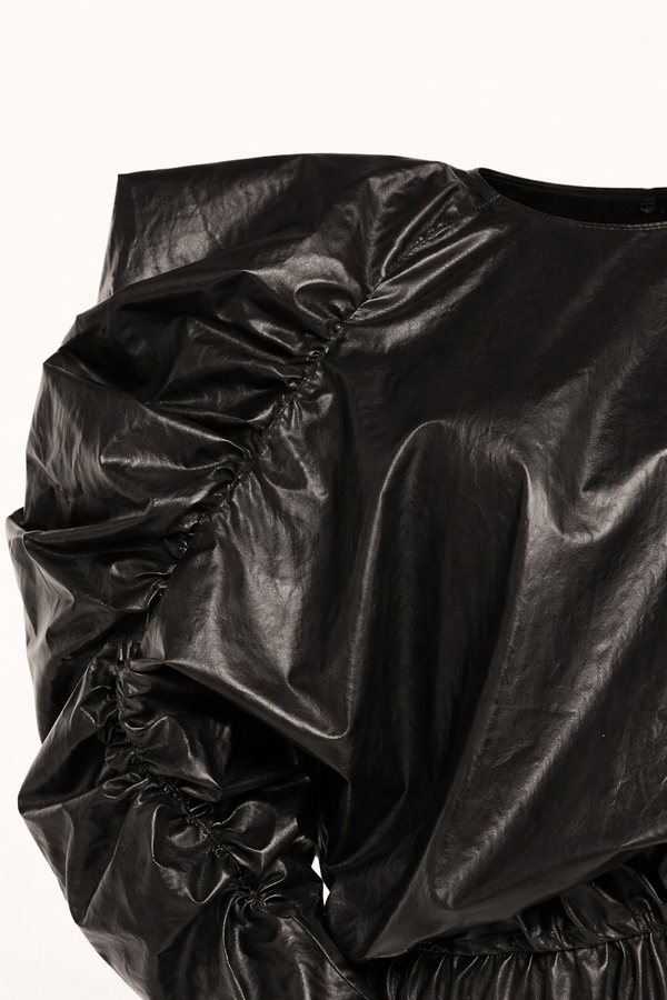 Top “Black Edge”