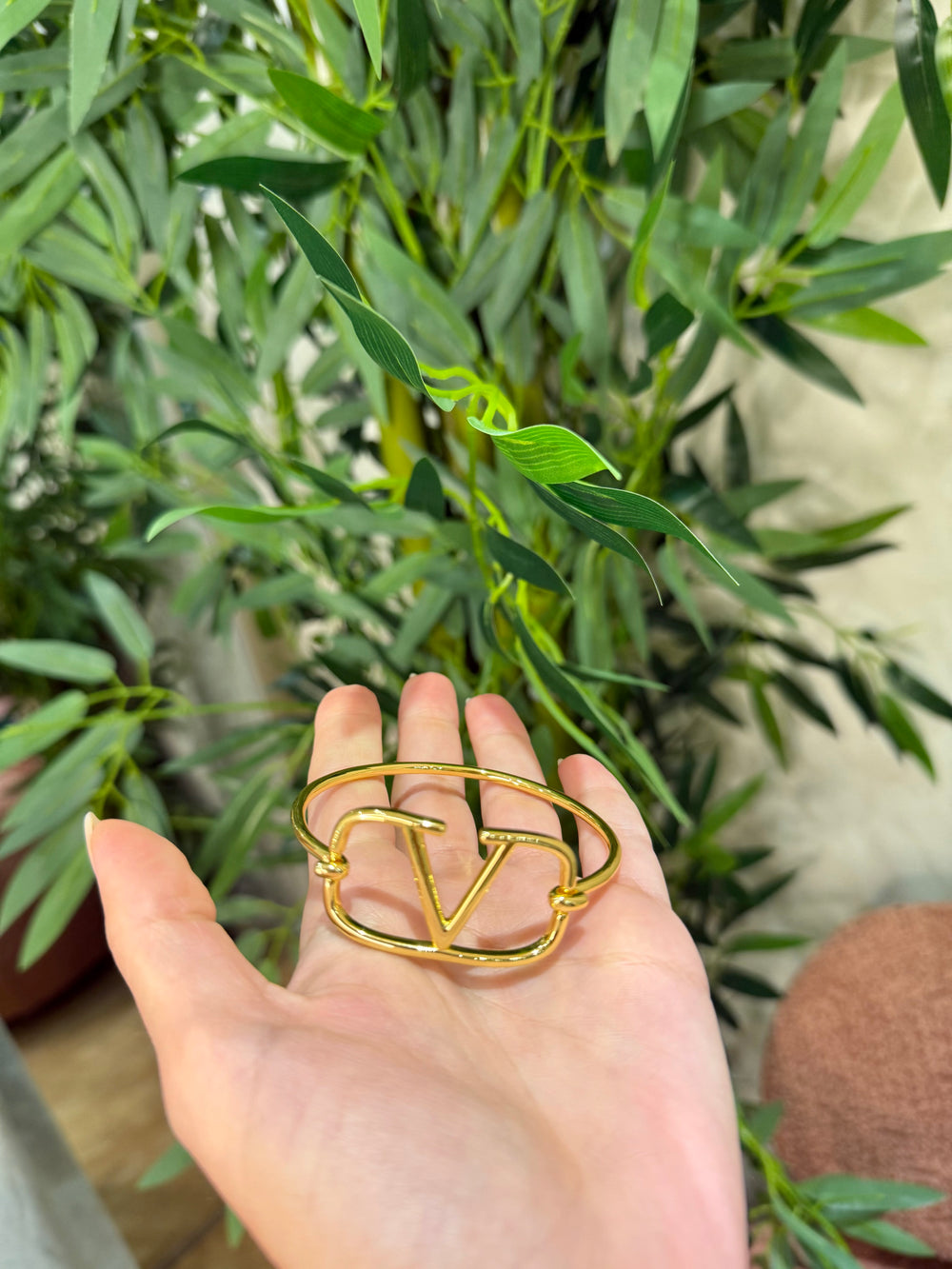 Bracciale slim V oro