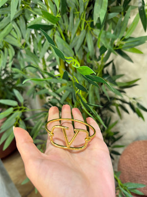 Bracciale slim V oro