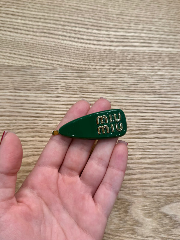 Molletta miumiu smaltata verde bosco