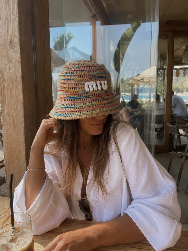 Bucket Hat Crochet Rainbow miu marrone