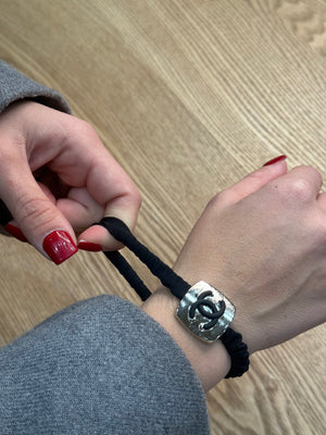 Elastico/bracciale chanel logo nero