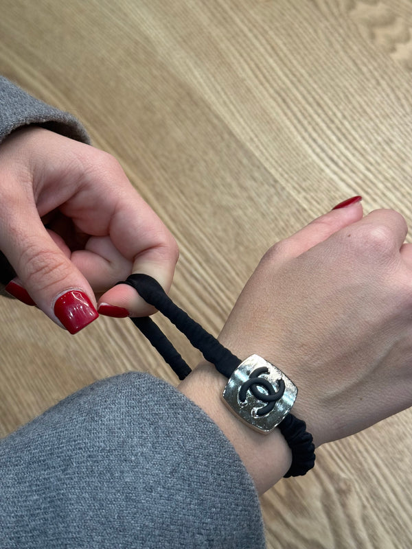 Elastico/bracciale chanel logo nero